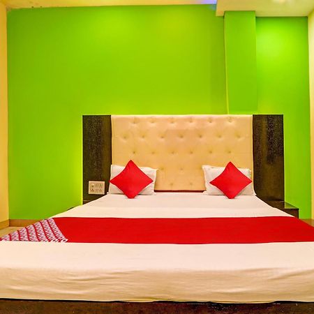 Oyo Flagship Hotel Samruddhi Lodge Nirmal  Exterior foto