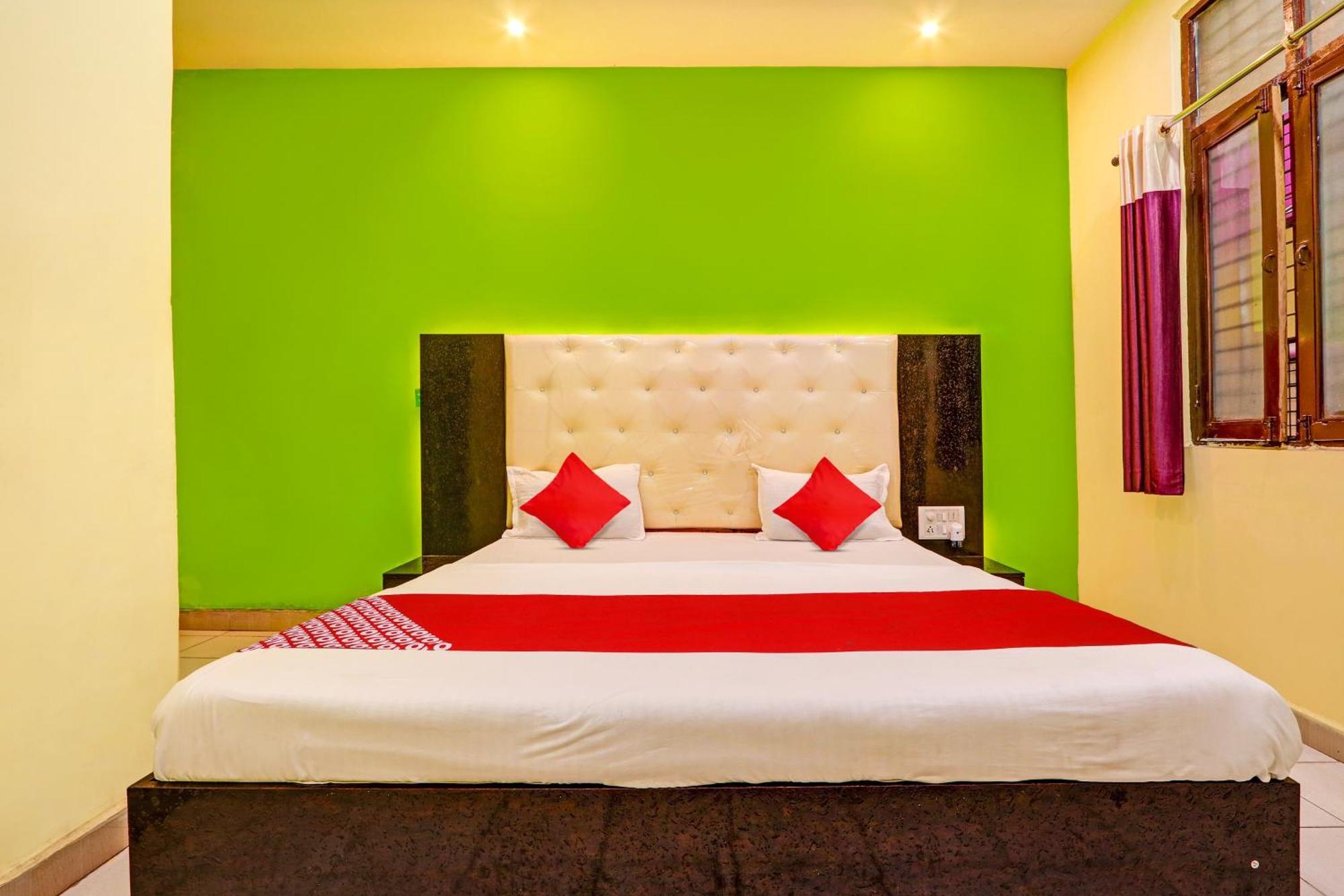 Oyo Flagship Hotel Samruddhi Lodge Nirmal  Exterior foto