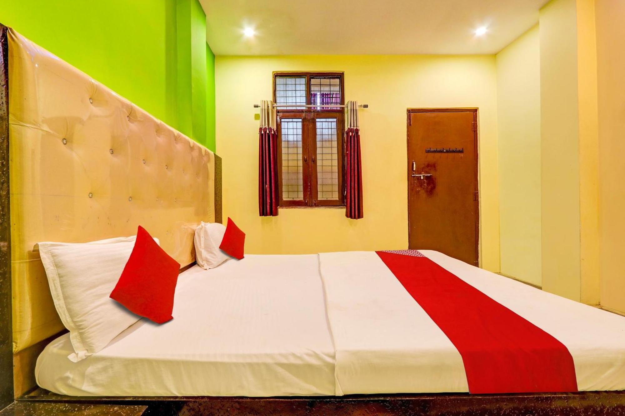 Oyo Flagship Hotel Samruddhi Lodge Nirmal  Exterior foto