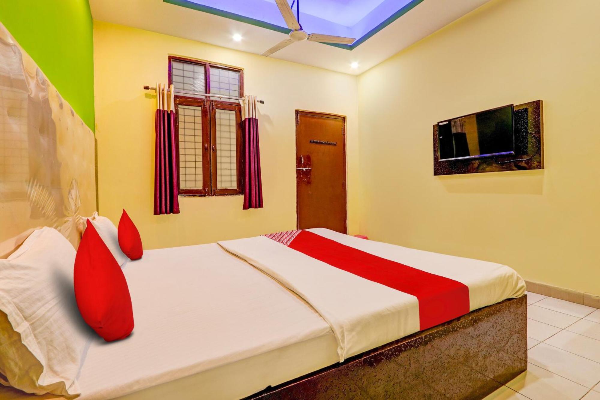 Oyo Flagship Hotel Samruddhi Lodge Nirmal  Exterior foto