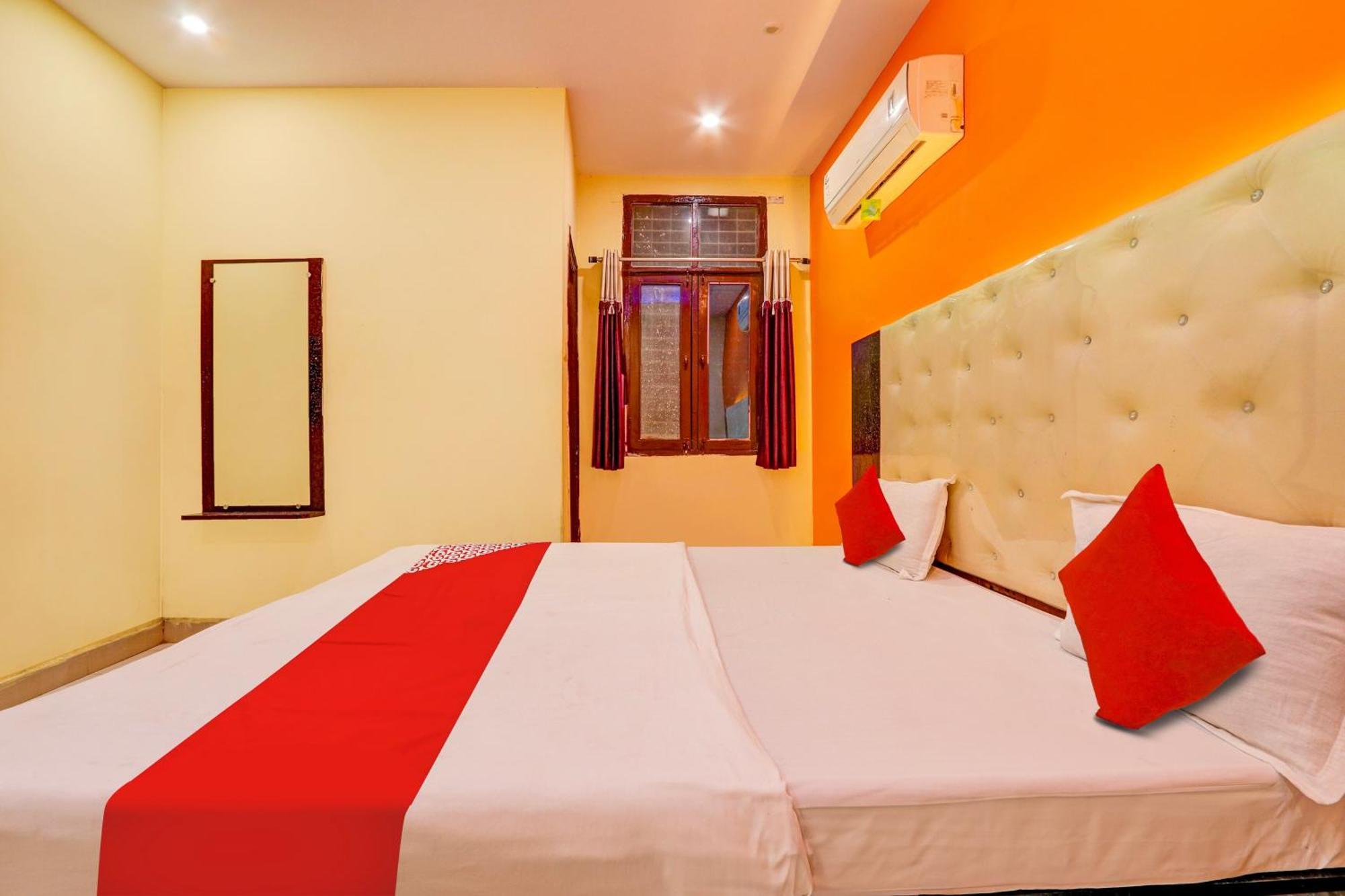 Oyo Flagship Hotel Samruddhi Lodge Nirmal  Exterior foto