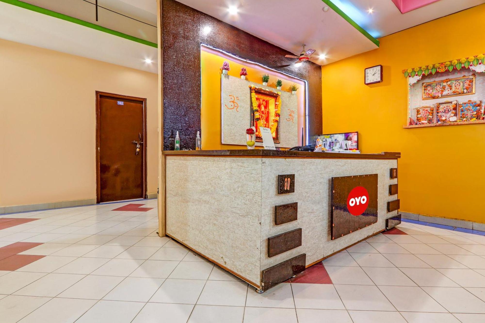 Oyo Flagship Hotel Samruddhi Lodge Nirmal  Exterior foto